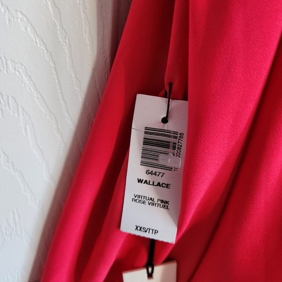 Aritzia Wallace dress xxs in virtual pink - Barbie colour! - Picture 4 of 4